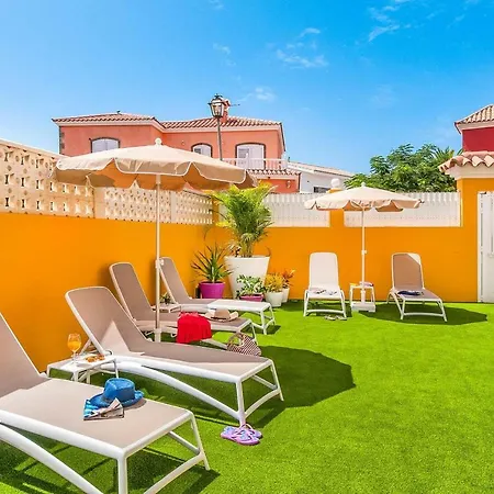 Villa Sleeps 8 Pool Air Con Wifi *